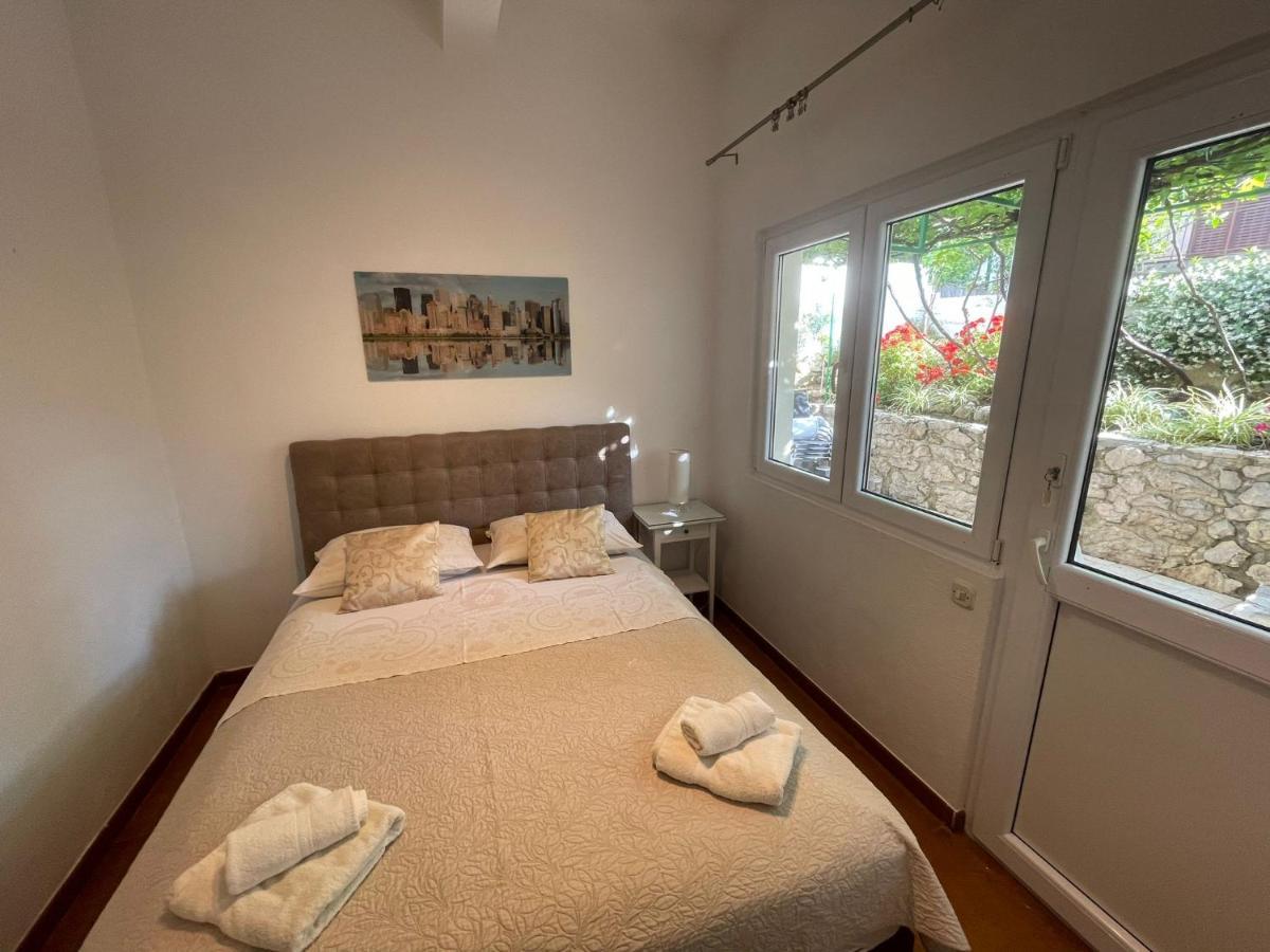 Apartments Anica & Gabriela Makarska Exterior photo