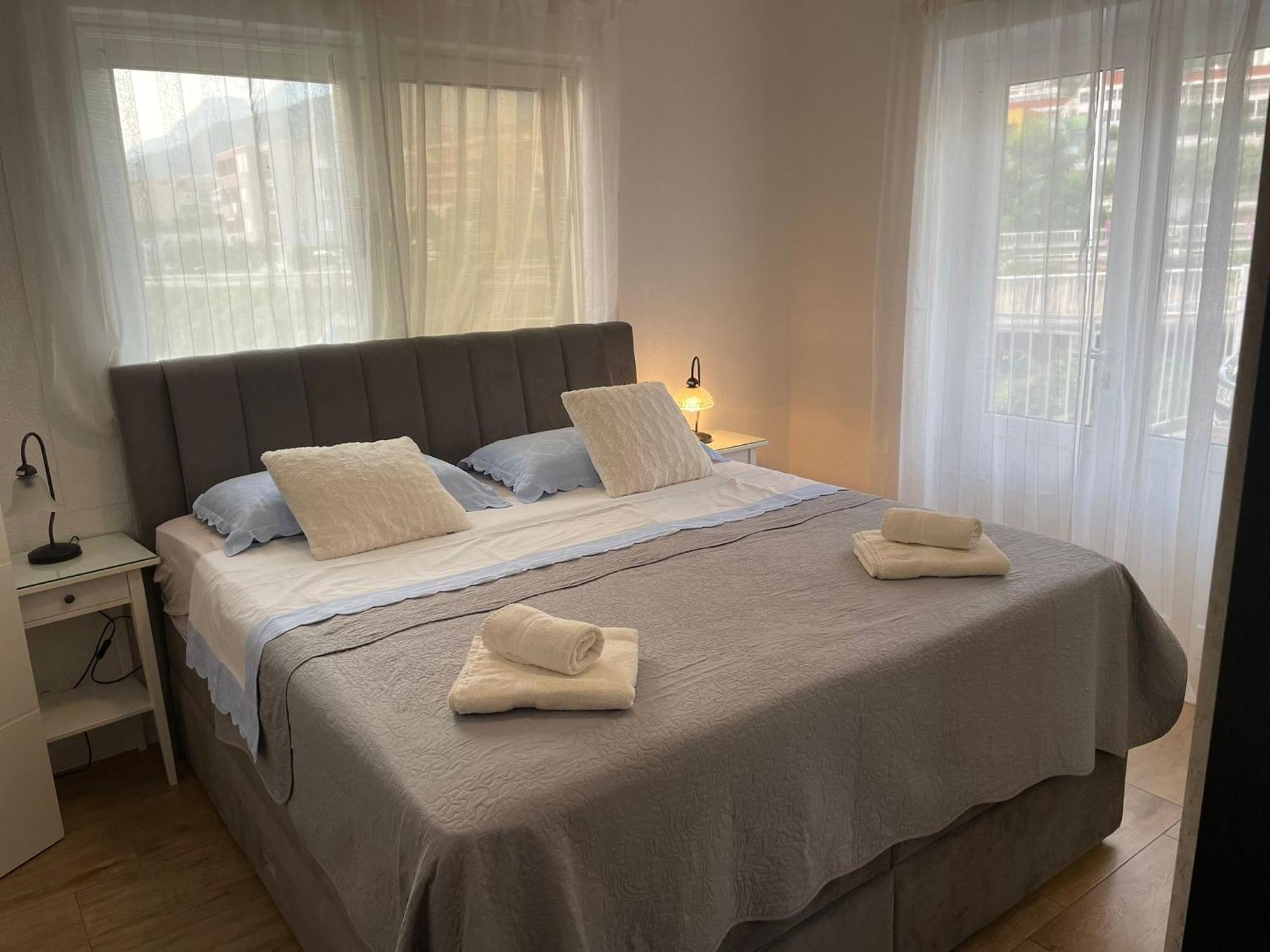 Apartments Anica & Gabriela Makarska Exterior photo
