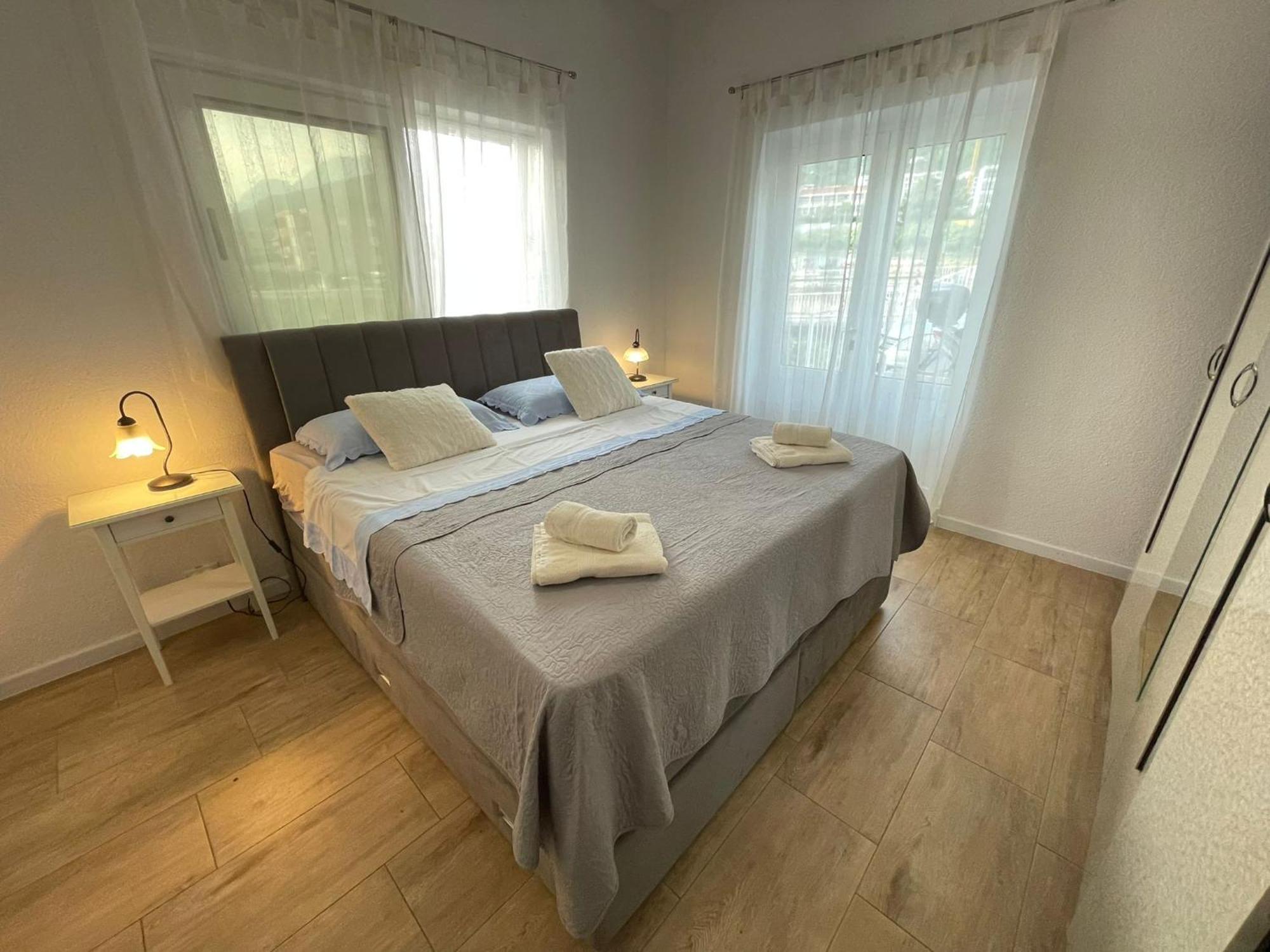 Apartments Anica & Gabriela Makarska Exterior photo