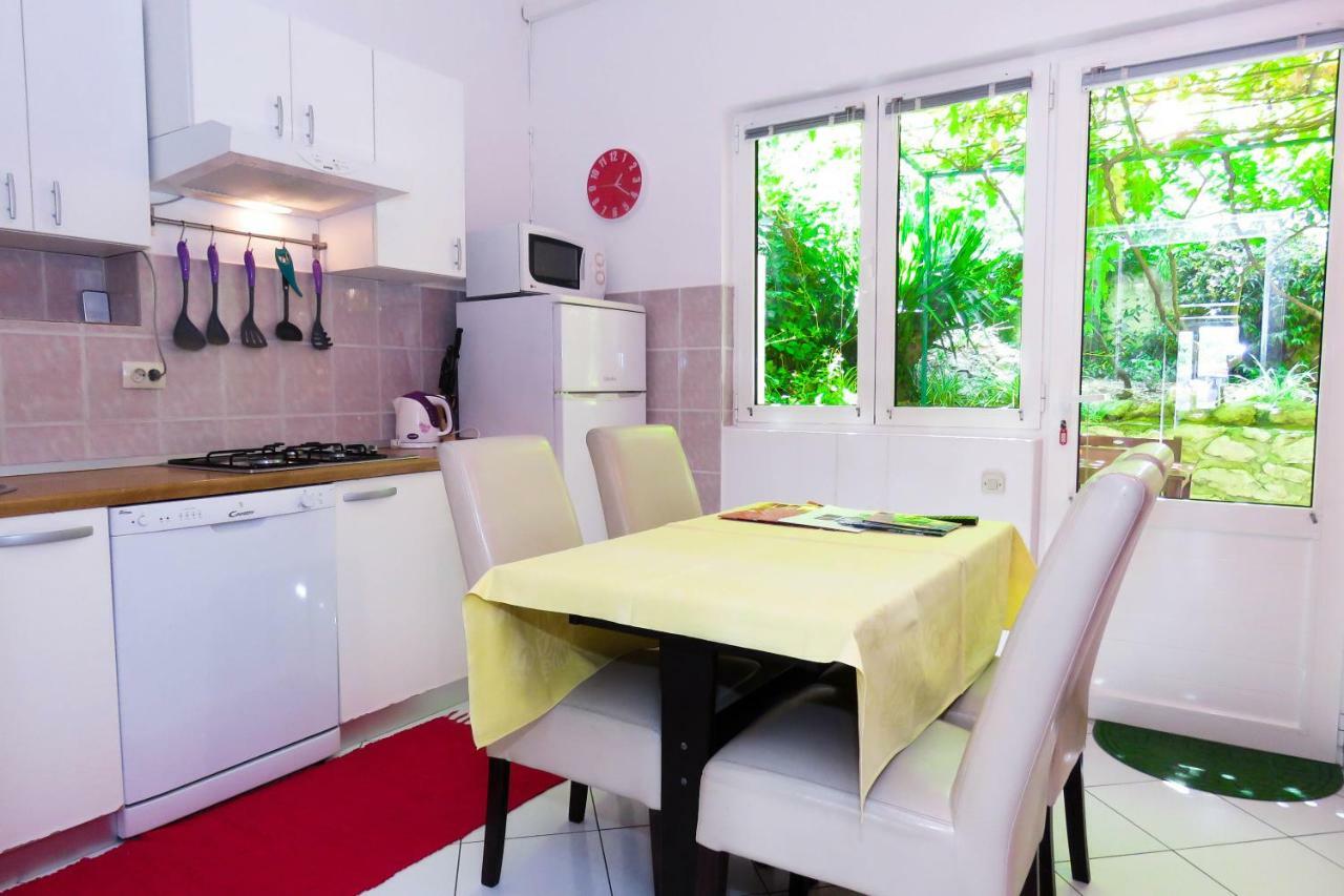 Apartments Anica & Gabriela Makarska Exterior photo